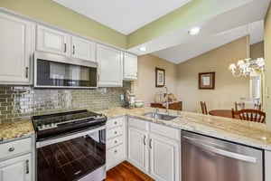 Westlake Dr-S1108-017.jpg