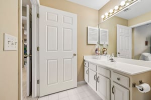 Westlake Dr-S1108-031.jpg