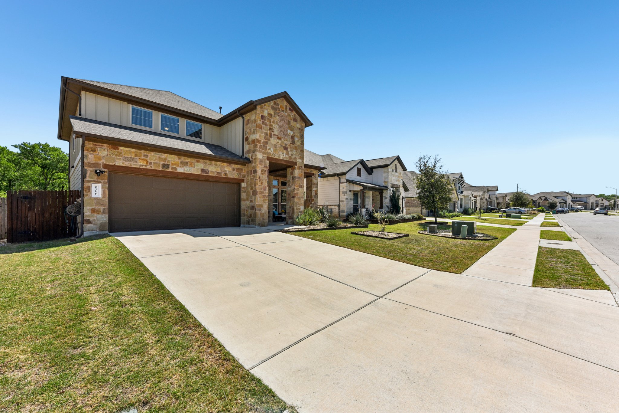 Goldilocks Ln-S2503-002.jpg