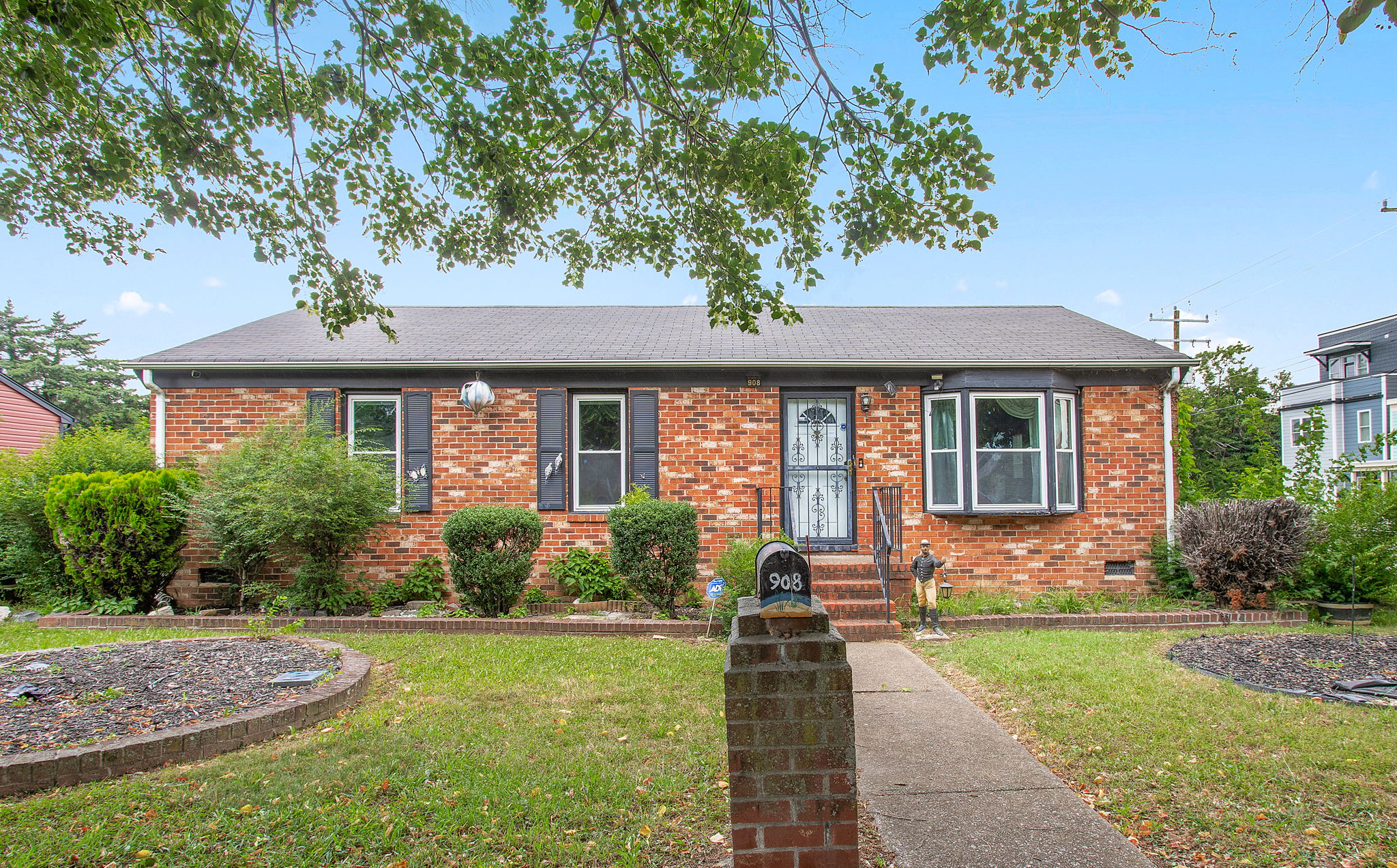01-Exterior Front