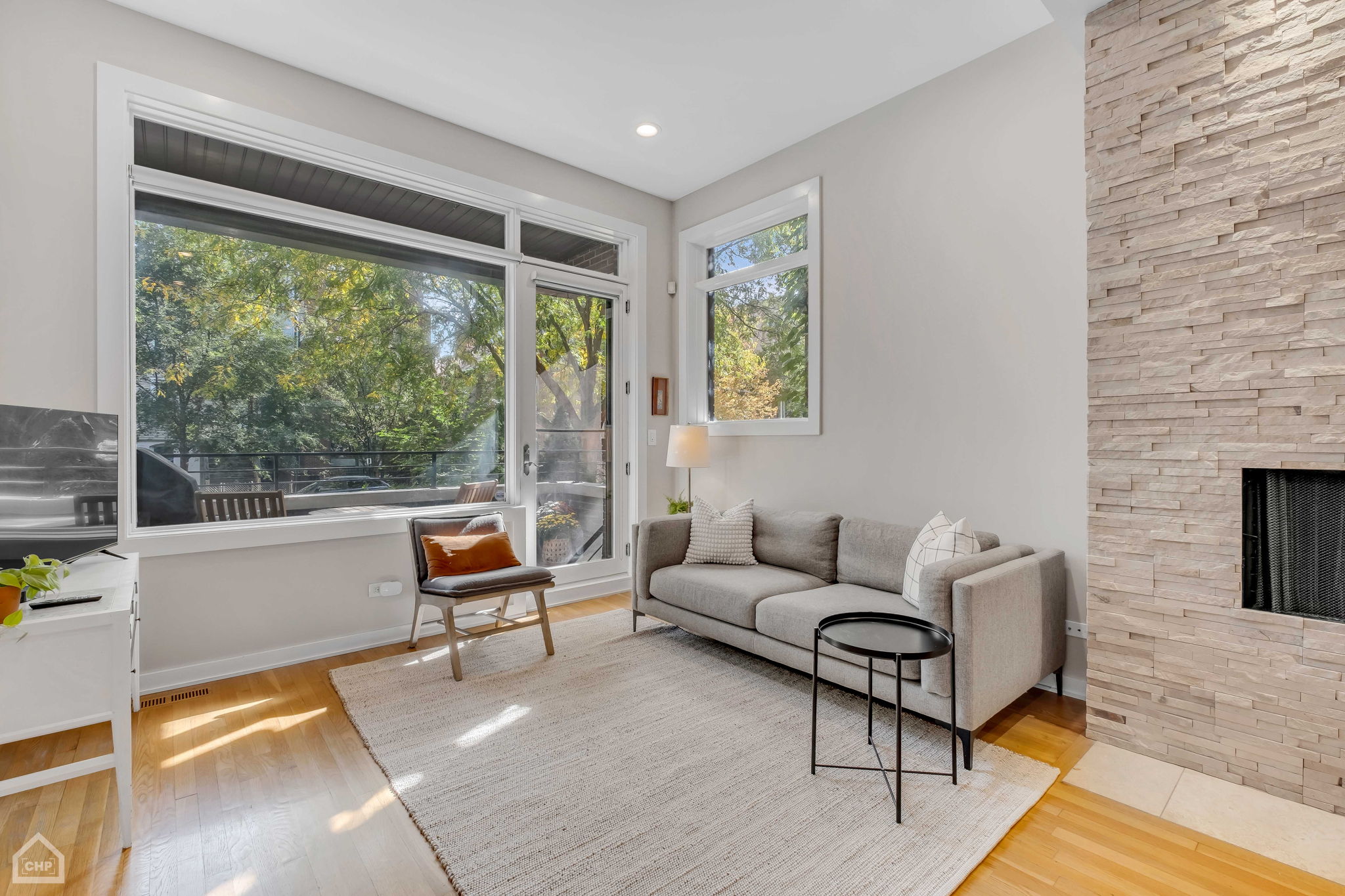 908 N Hermitage Ave 1_005