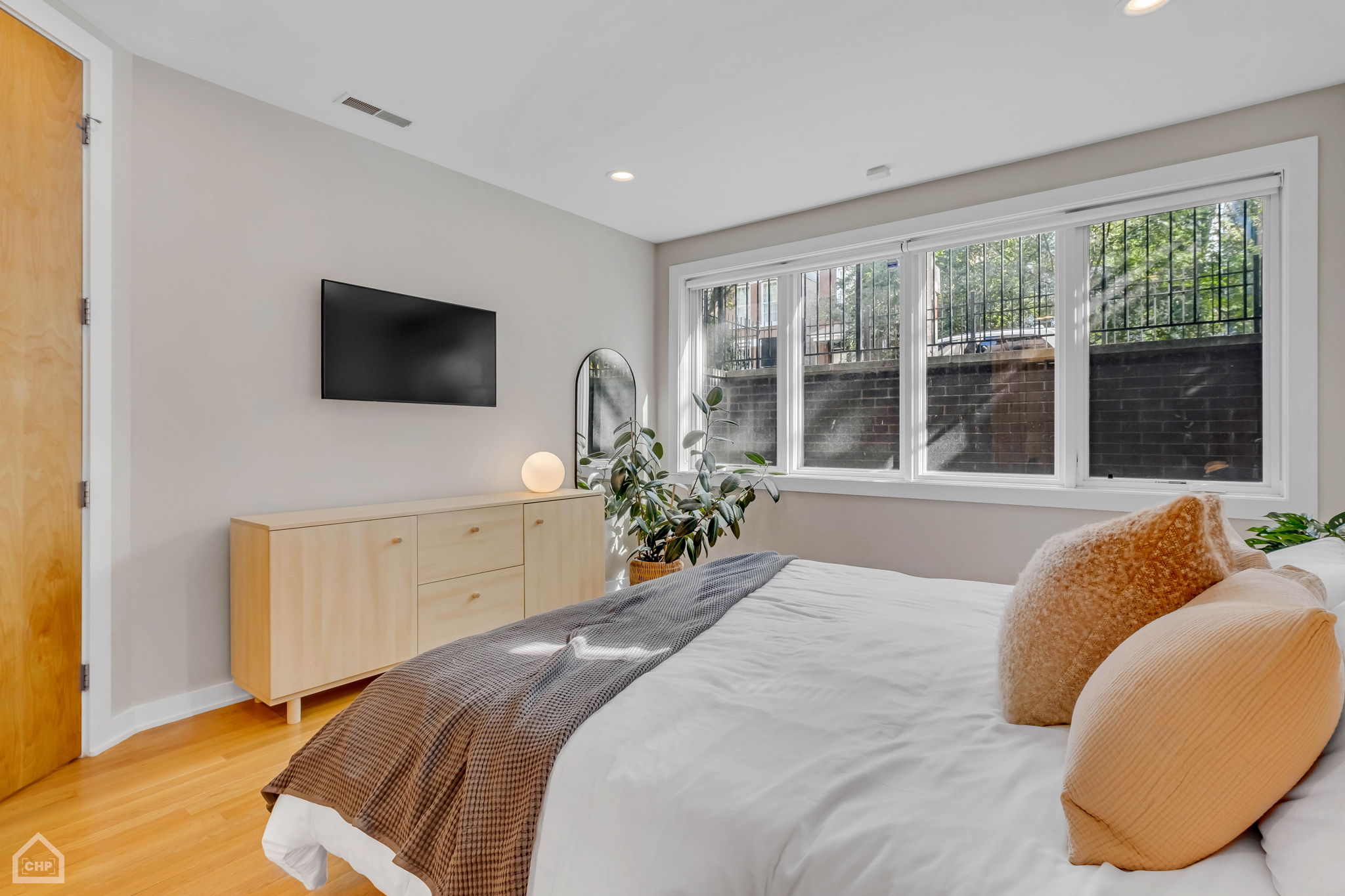908 N Hermitage Ave 1_017