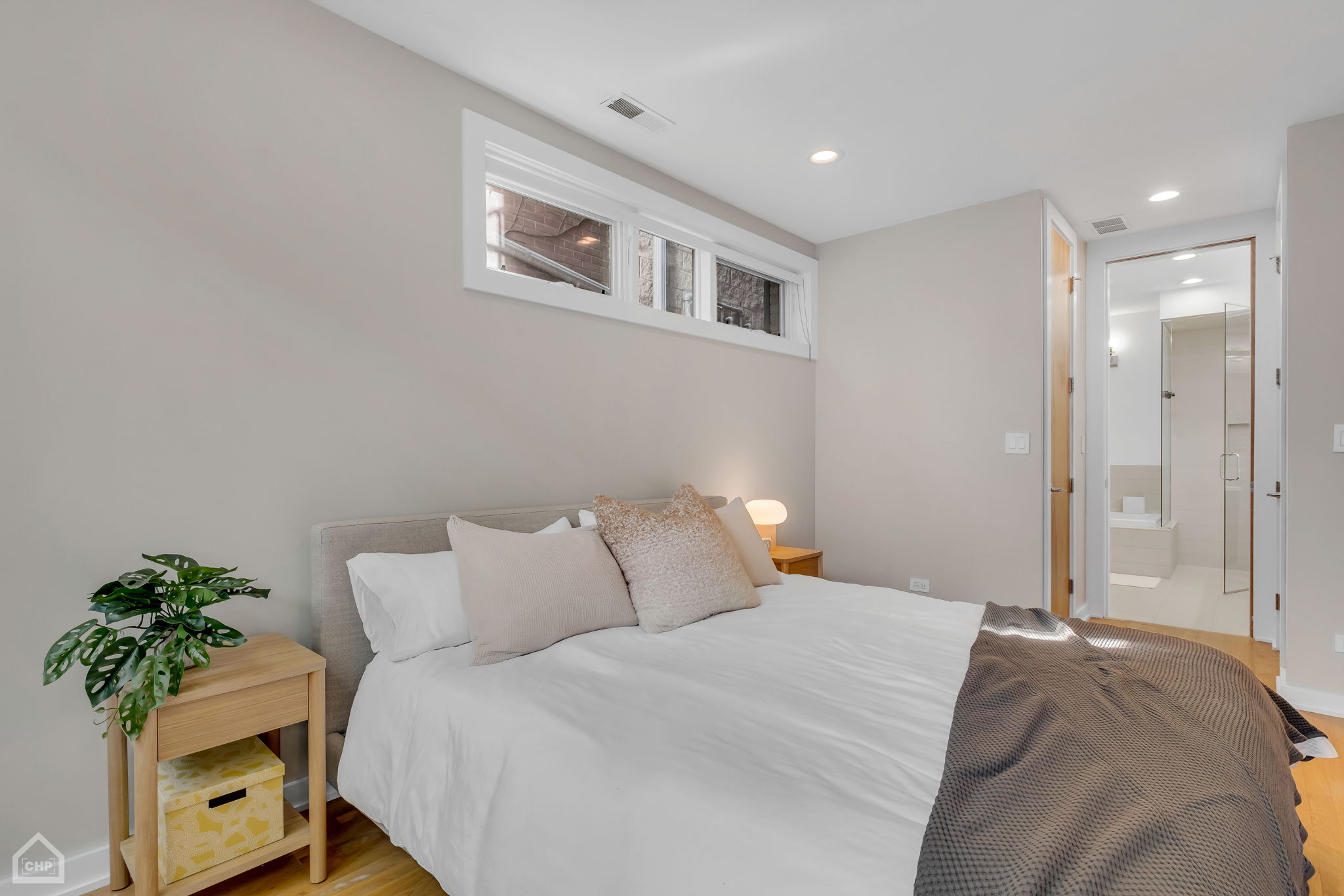 908 N Hermitage Ave 1_018