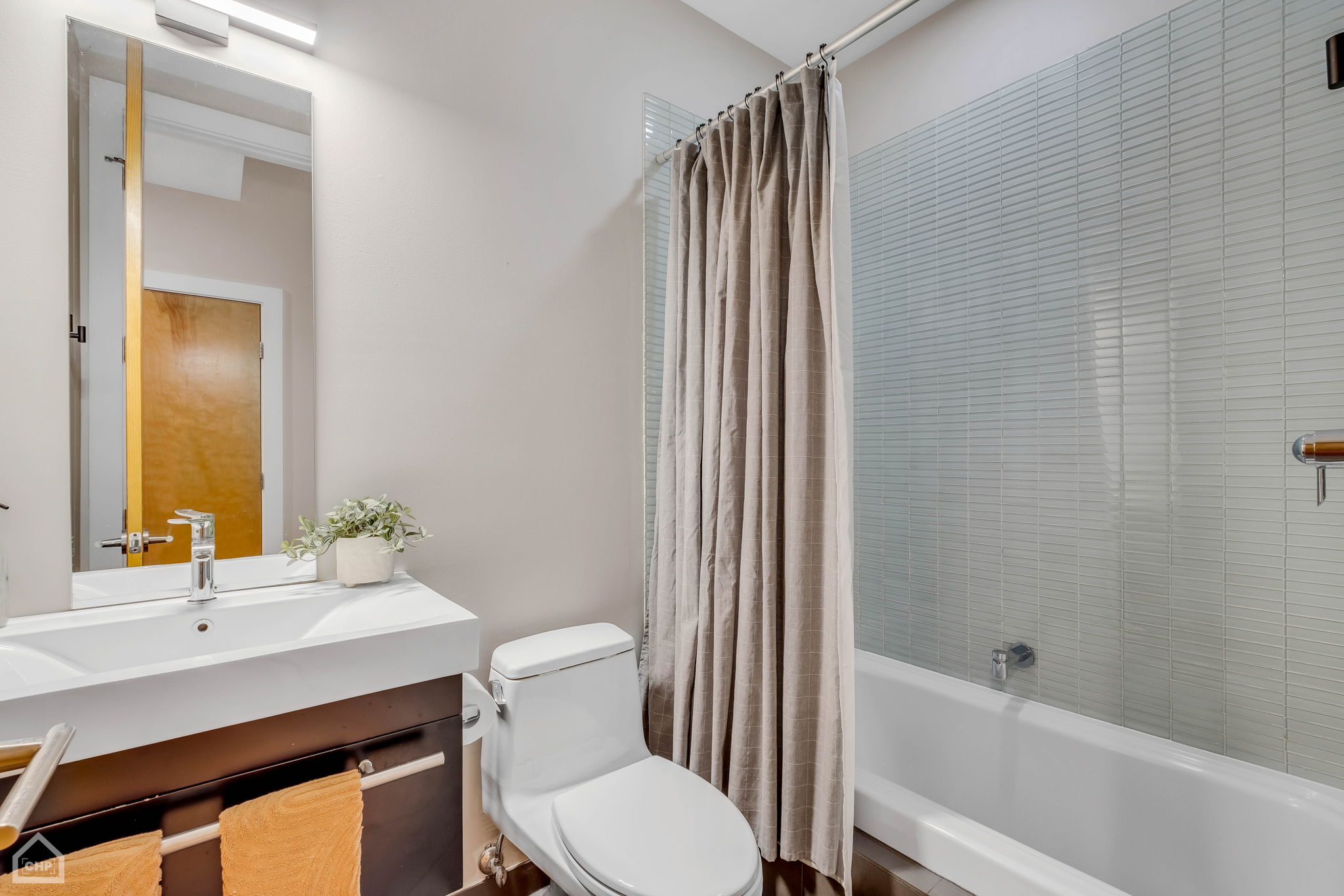 908 N Hermitage Ave 1_024