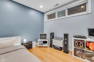 908 N Hermitage Ave 1_025