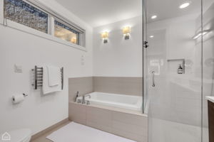 908 N Hermitage Ave 1_028