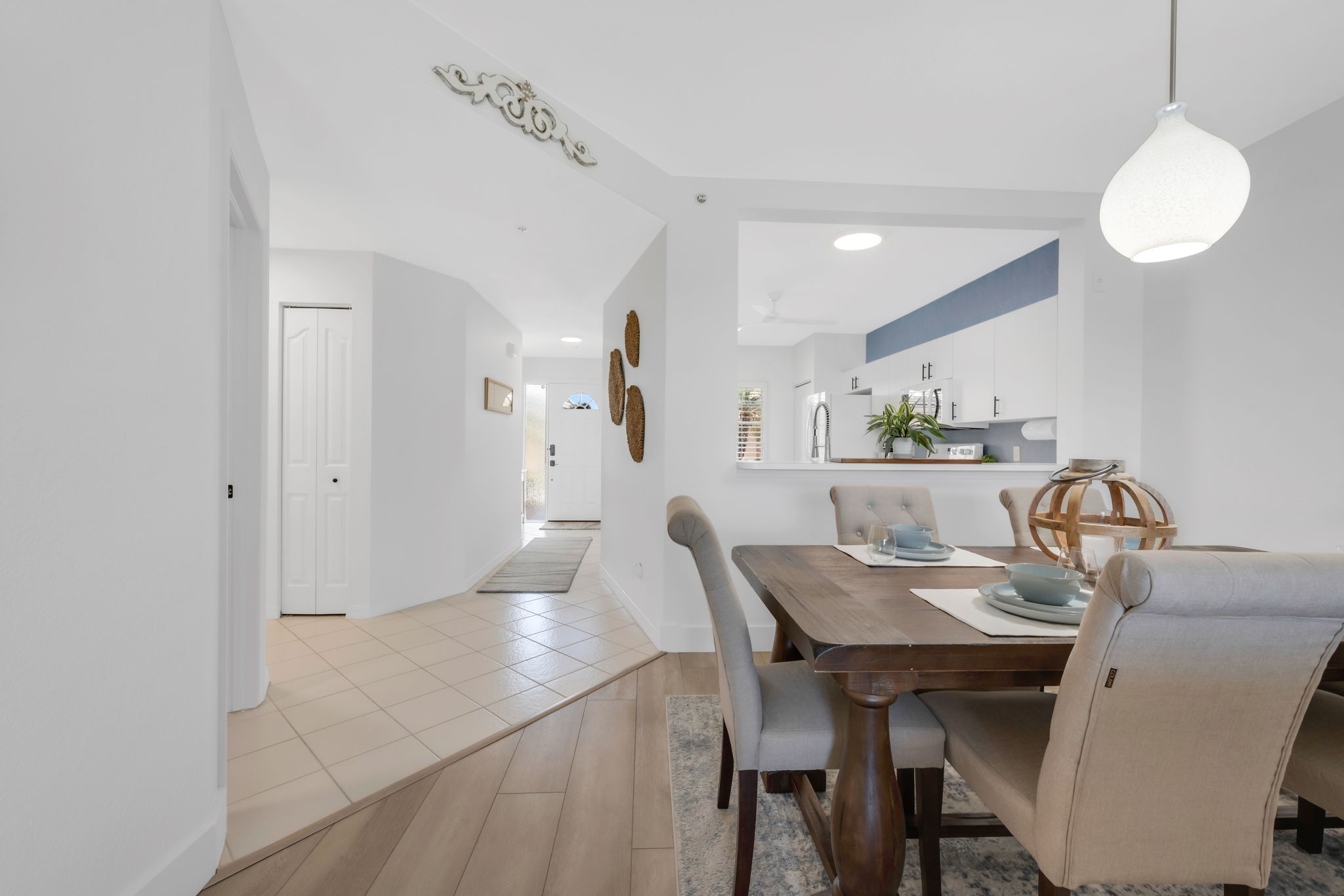 Dining - Foyer 2