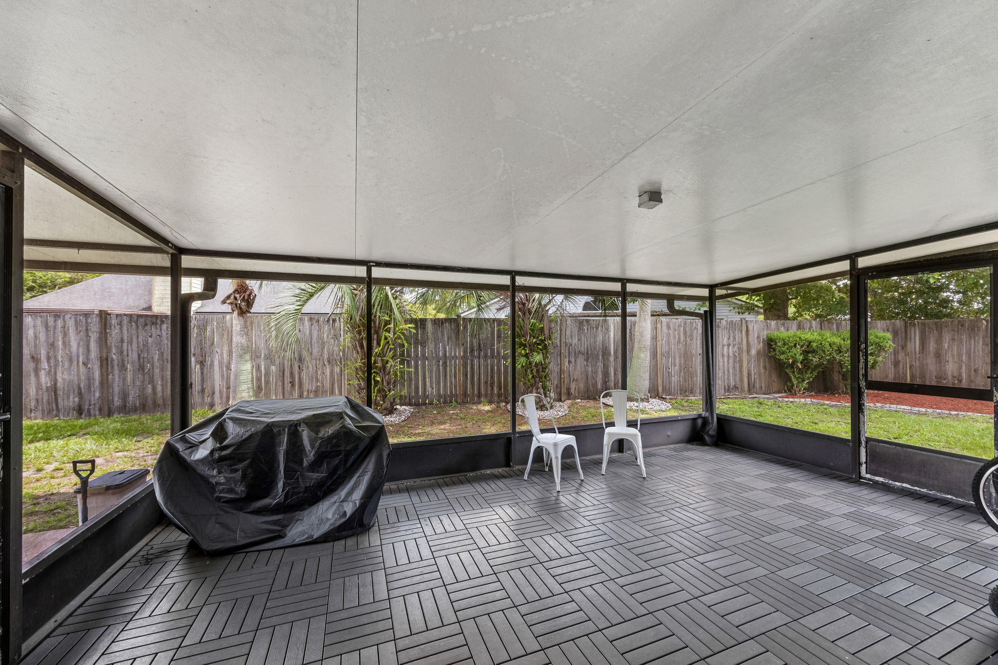 Screened-in Porch
