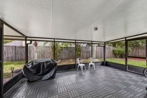 Screened-in Porch