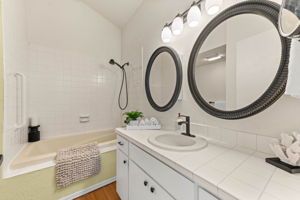  Photo 35