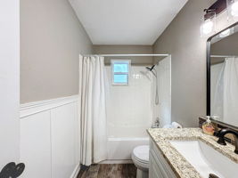  Photo 44