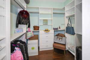 Bedroom 1 Closet - 495A1344 (1)