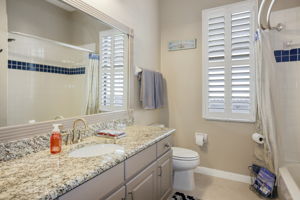 Bathroom 2 - 495A1259 (1)