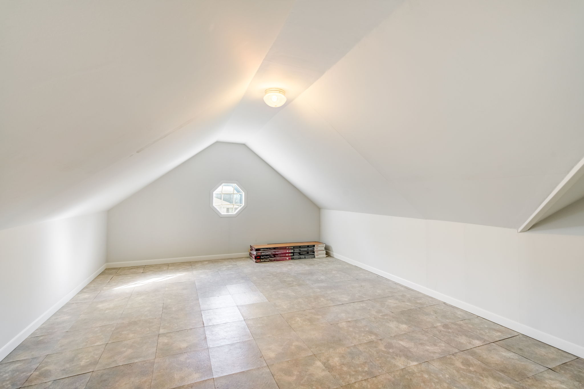 16 Bonus Room