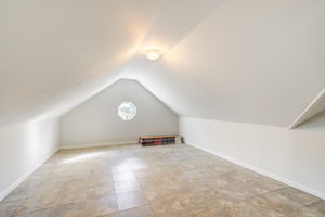 16 Bonus Room