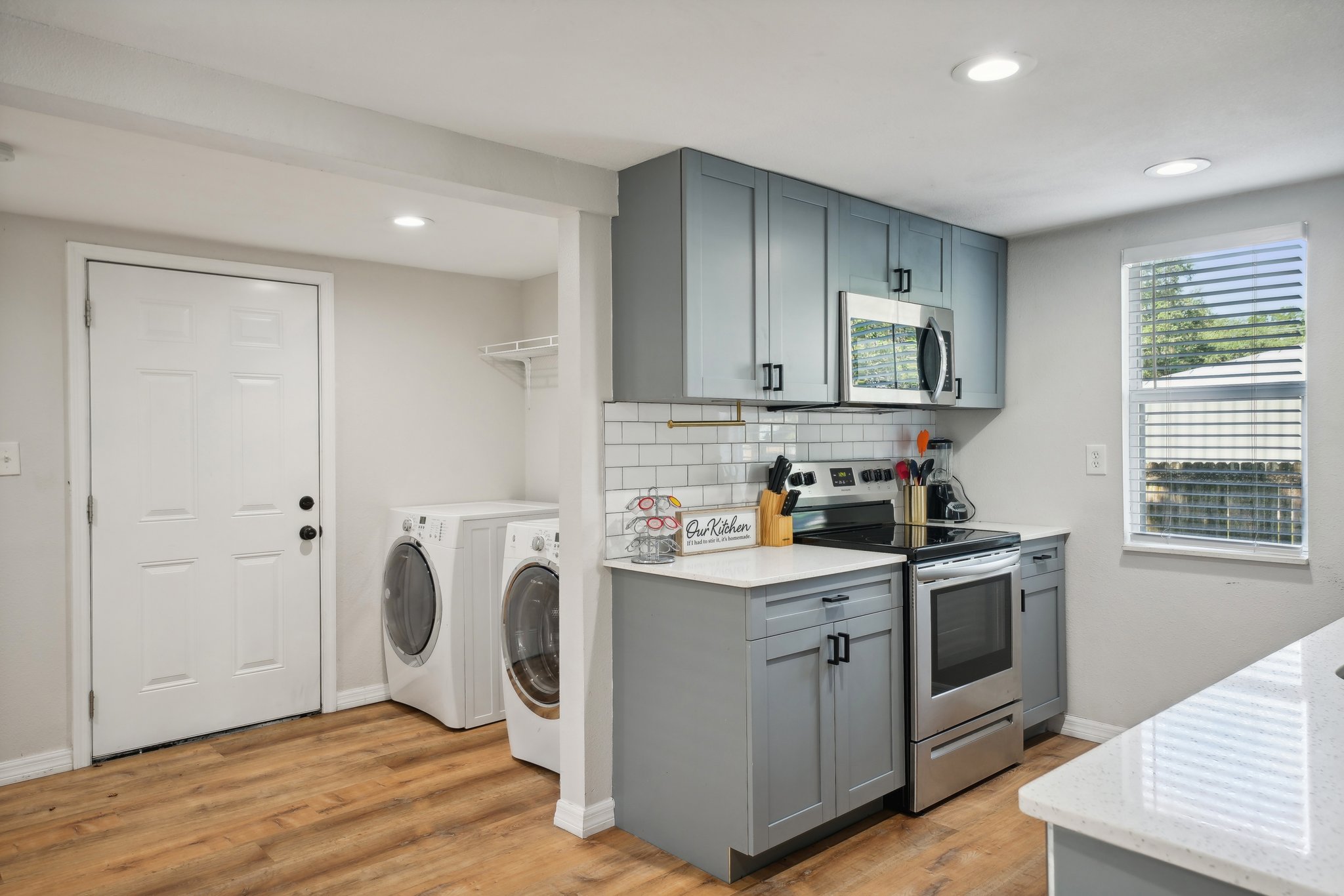 E 28th Ave-020.jpg