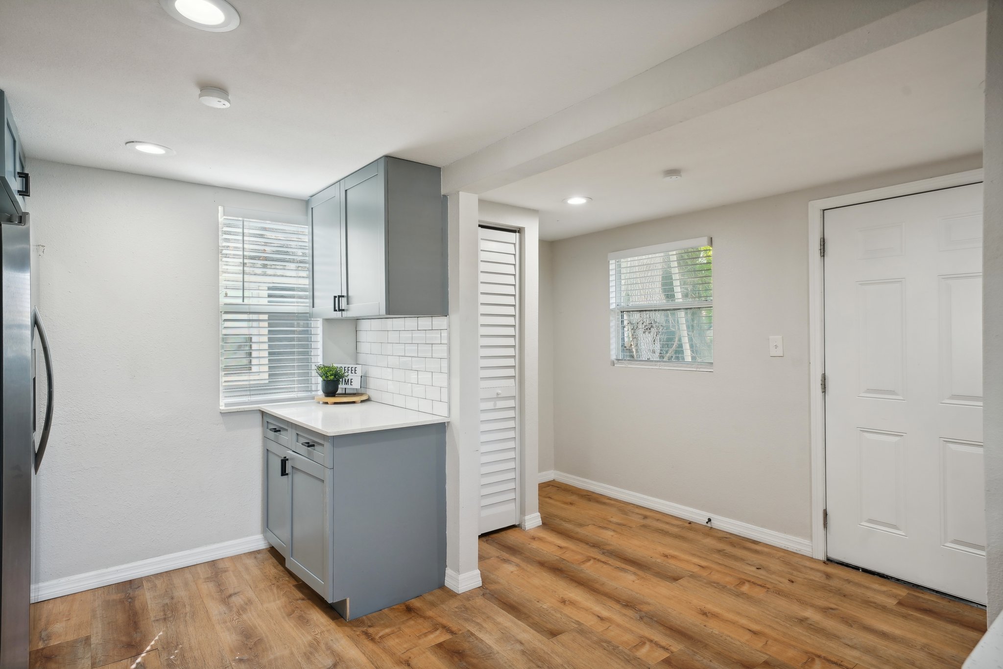 E 28th Ave-024.jpg