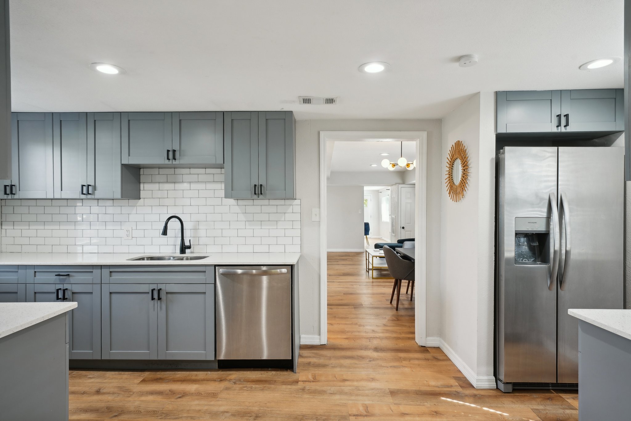 E 28th Ave-026.jpg