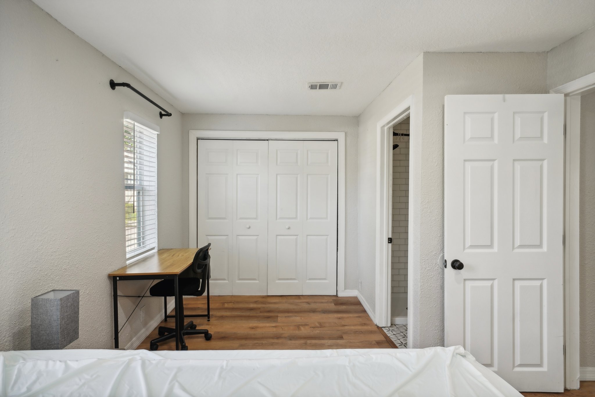 E 28th Ave-037.jpg