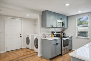 E 28th Ave-020.jpg