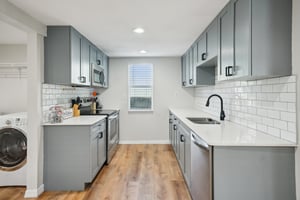 E 28th Ave-021.jpg
