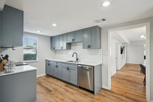 E 28th Ave-022.jpg