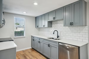 E 28th Ave-023.jpg