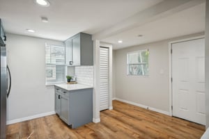 E 28th Ave-024.jpg