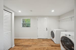 E 28th Ave-028.jpg