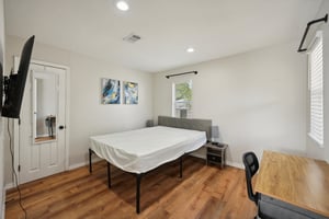 E 28th Ave-030.jpg