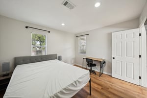 E 28th Ave-032.jpg