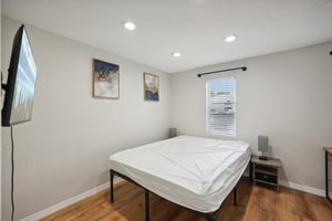 E 28th Ave-033.jpg