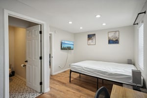 E 28th Ave-035.jpg