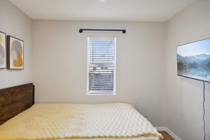 E 28th Ave-040.jpg