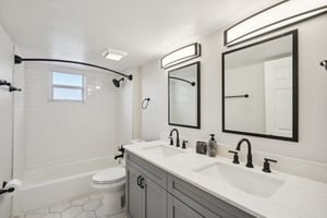 E 28th Ave-042.jpg