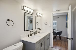 E 28th Ave-043.jpg