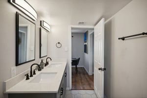 E 28th Ave-044.jpg