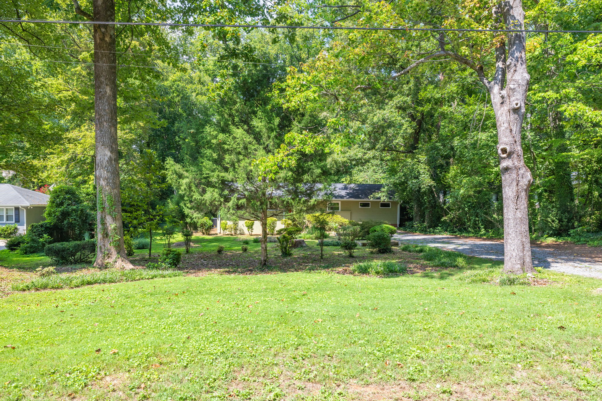 909 Forest Hill Dr-2