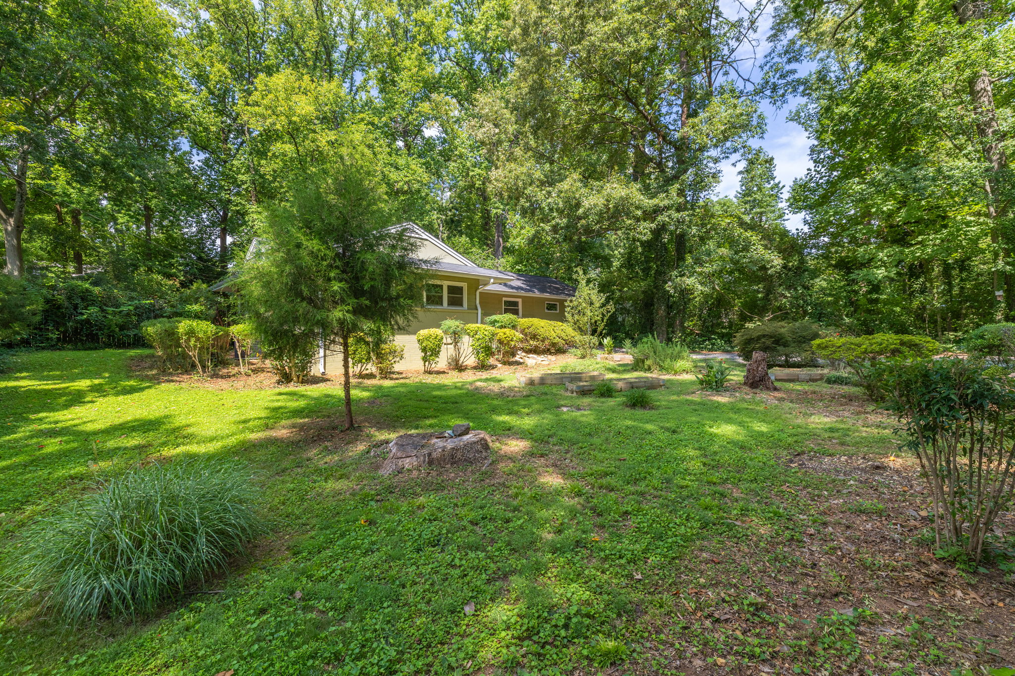 909 Forest Hill Dr-3