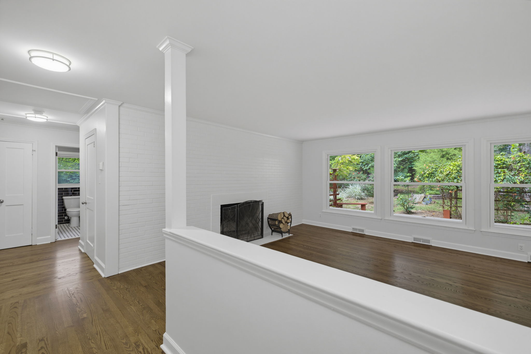 909 Forest Hill Dr-6