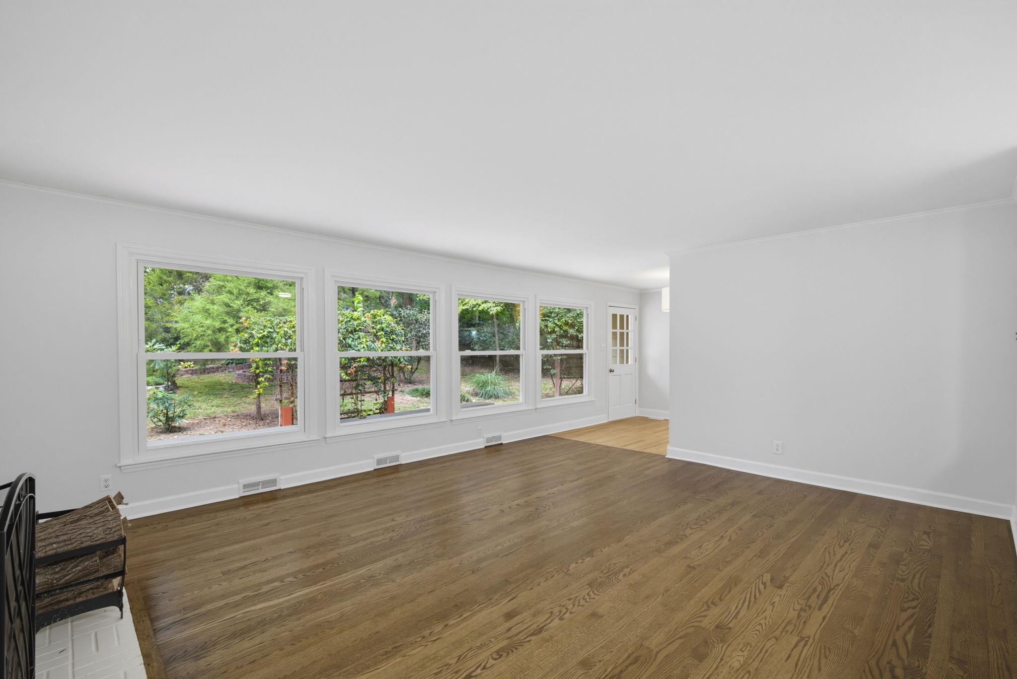 909 Forest Hill Dr-7