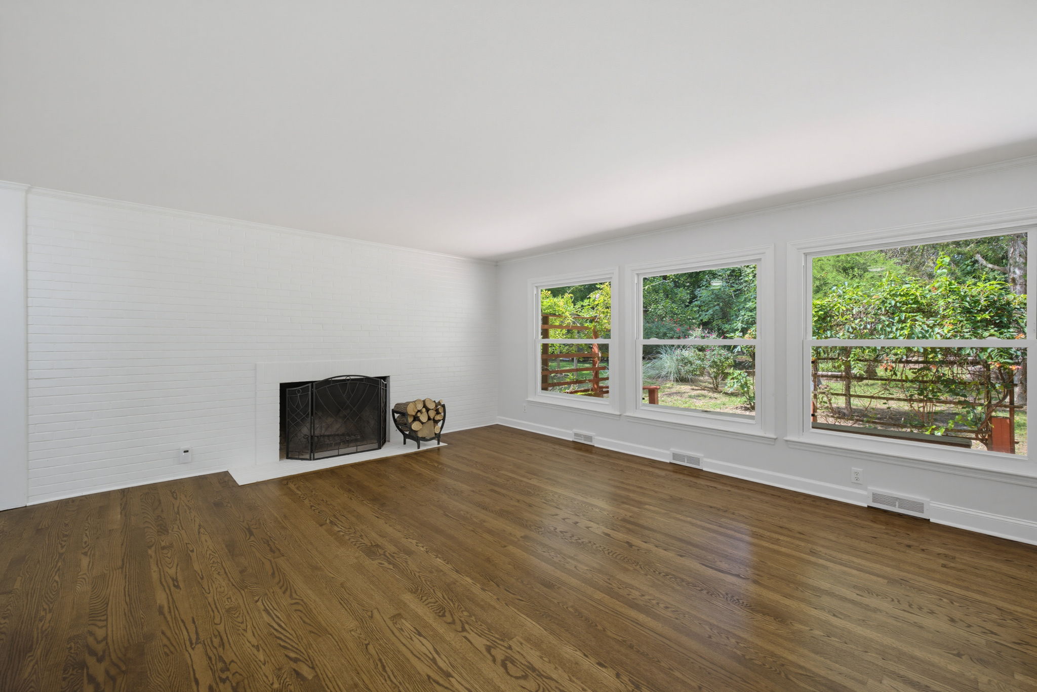909 Forest Hill Dr-10