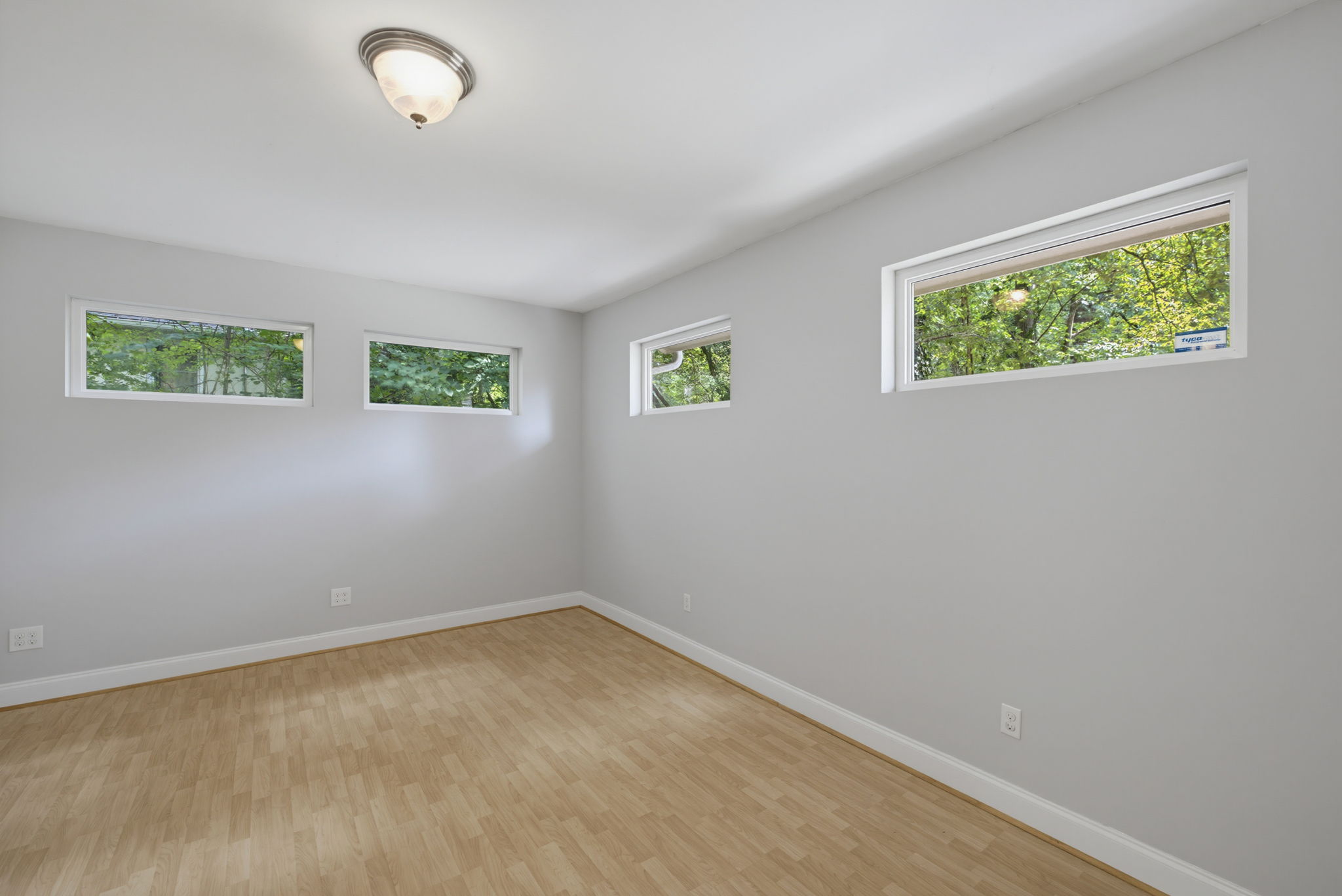 909 Forest Hill Dr-19
