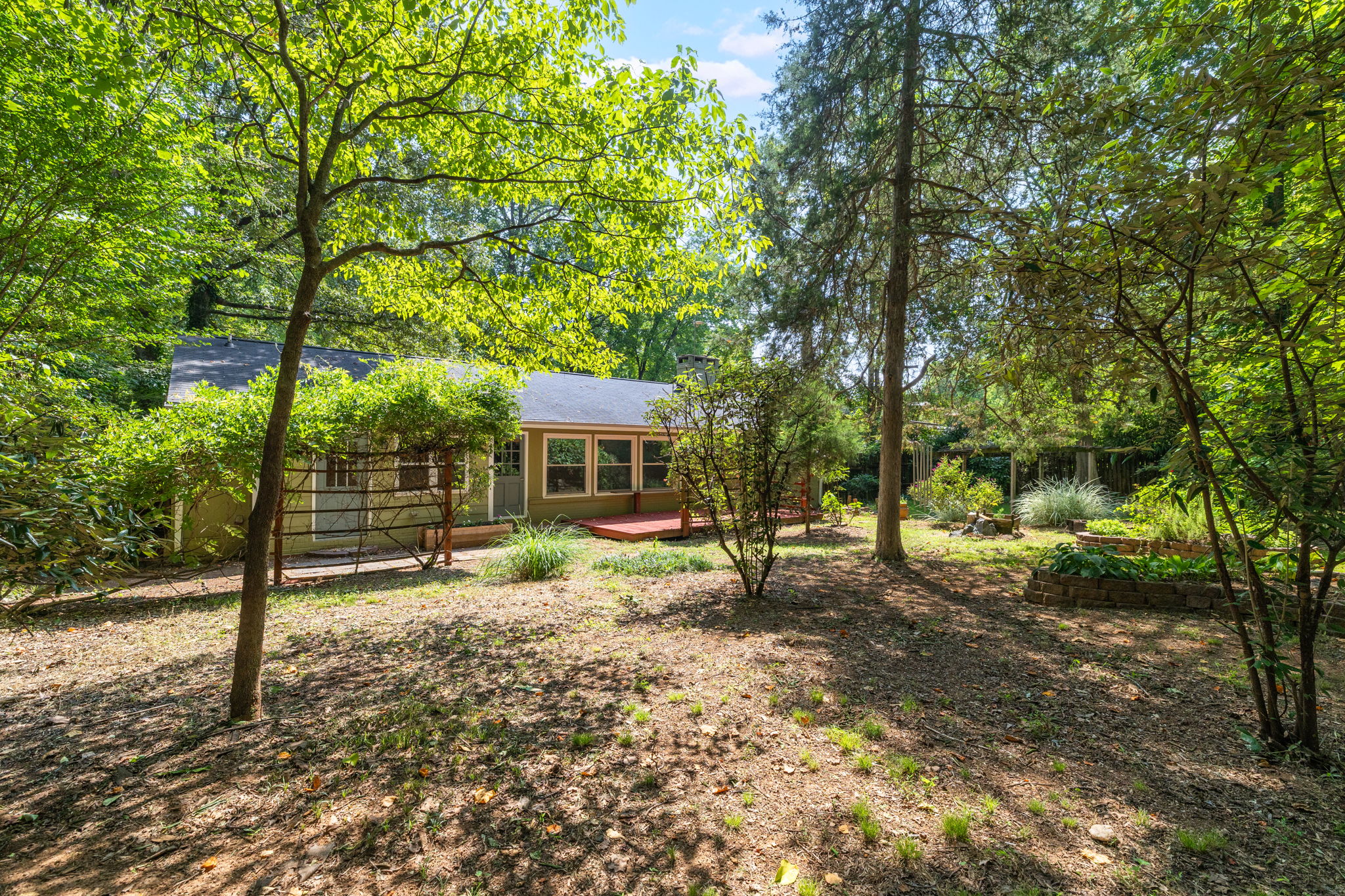 909 Forest Hill Dr-34