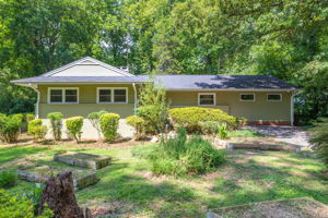 909 Forest Hill Dr-1