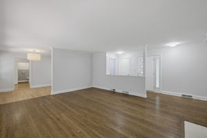 909 Forest Hill Dr-8