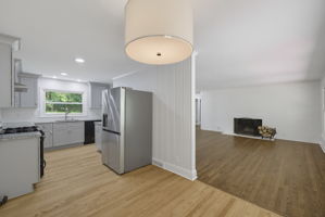 909 Forest Hill Dr-12