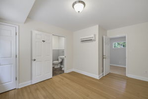909 Forest Hill Dr-16