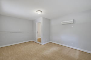 909 Forest Hill Dr-20