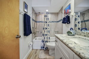 Bathroom 2 - 495A9580 (1)